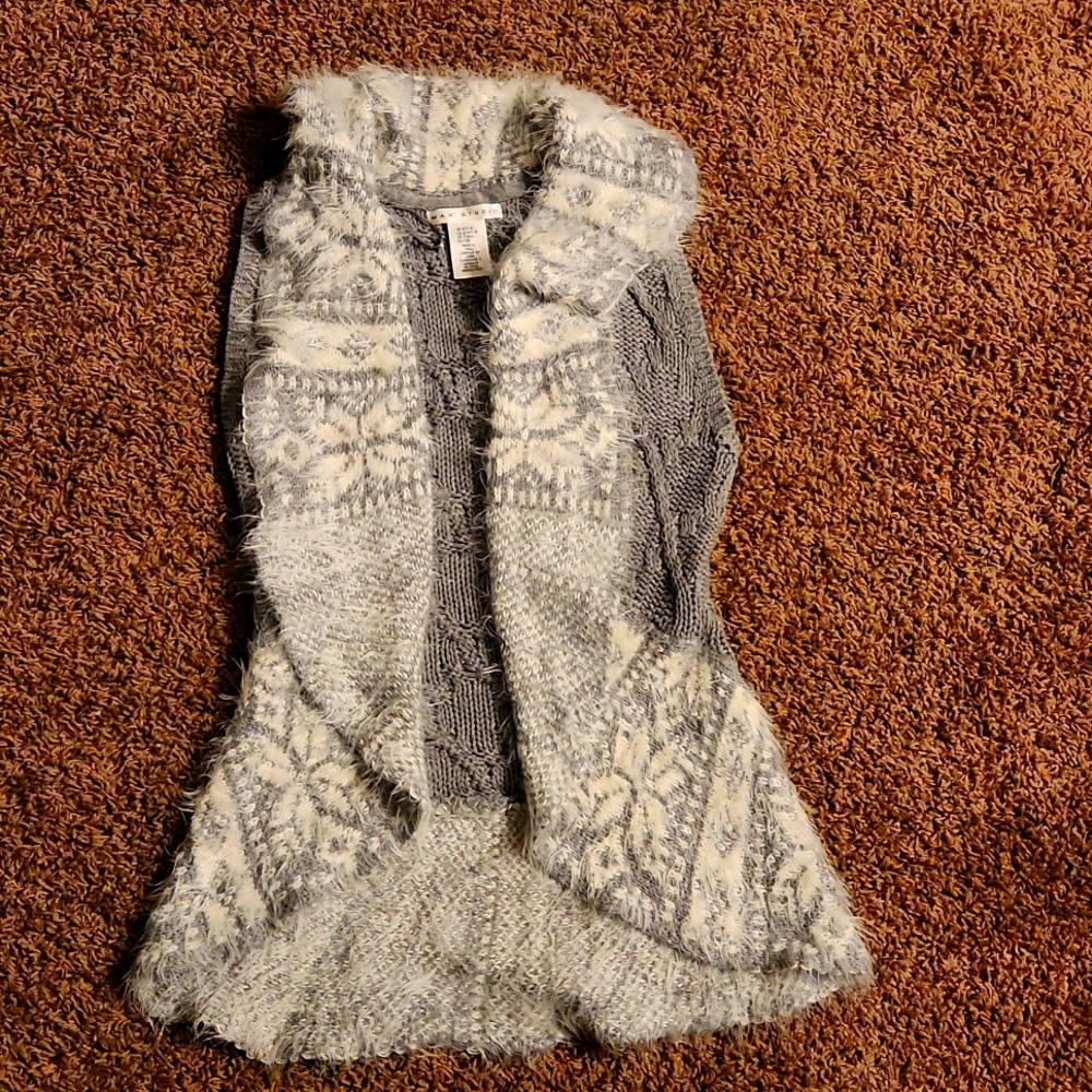 Max studio sweater